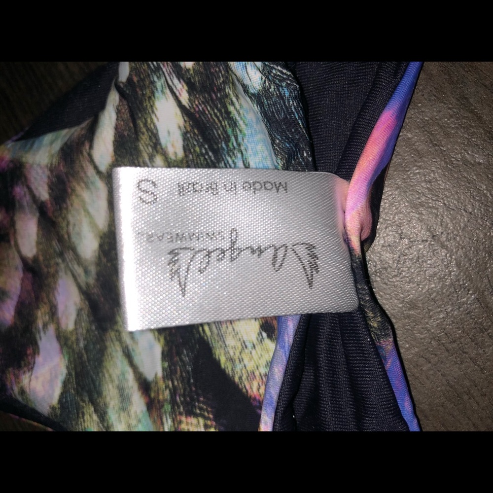 Bathing suit - Picture 2 of 3